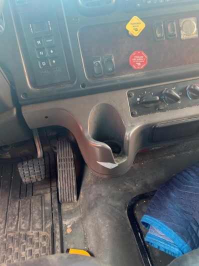 2010 Freightliner M2 106 Box Truck - Image 27