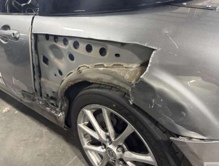 2010 Mazda MX-5 Miata - Image 12