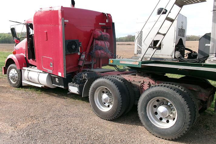 2011 Kenworth T660 - Image 2