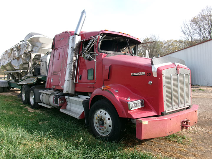 2011 Kenworth T660 - Image 4