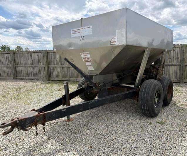 2012 Adams 5T Fertilizer Spreader