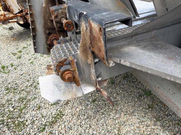 2012 Adams 5T Fertilizer Spreader - Image 8