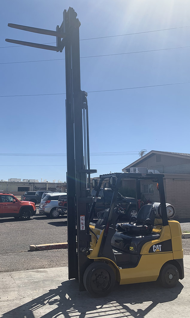 2012 Caterpillar 2C5000 Forklift - Image 2