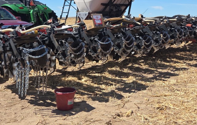 2012 Krause Gladiator Field Cultivator