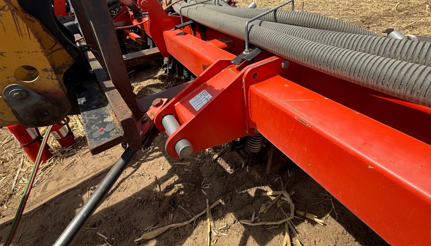 2012 Krause Gladiator Field Cultivator - Image 7