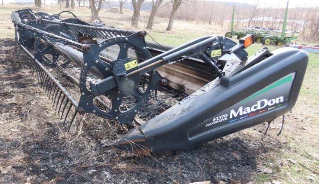 [Auction]: 2012 MacDon FD70 Bean Head | Minnesota | damaged | CAG