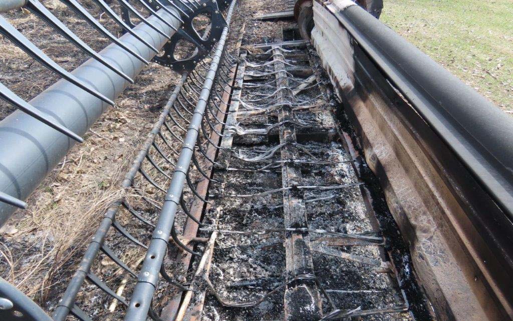 2012 MacDon FD70 Bean Head - Image 10