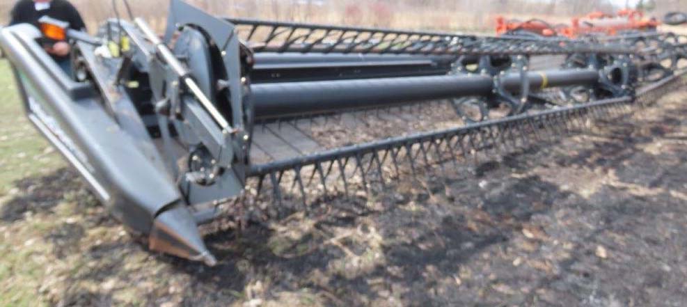 2012 MacDon FD70 Bean Head - Image 4