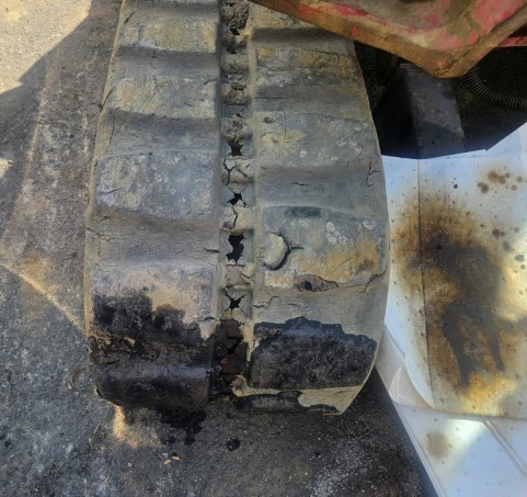 2013 Takeuchi TB250 Excavator - Image 21