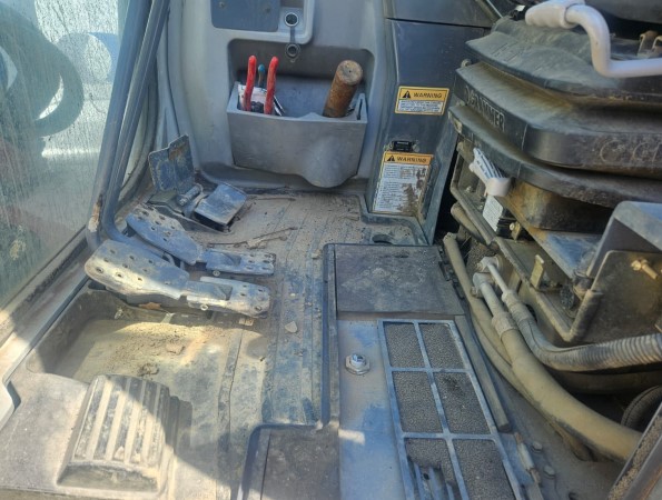 2013 Takeuchi TB250 Excavator - Image 9