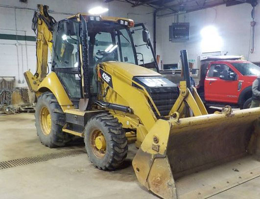 2014 Caterpillar 420F Backhoe - Image 5