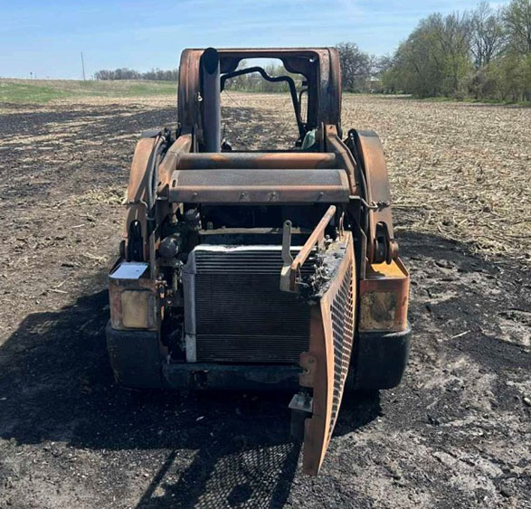 2014 New Holland L220 Skid Steer - Image 4