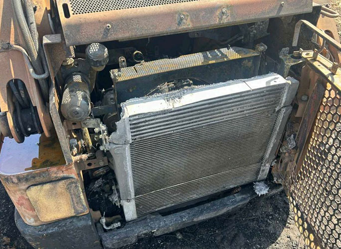 2014 New Holland L220 Skid Steer - Image 5