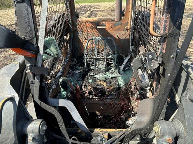 2014 New Holland L220 Skid Steer - Image 7