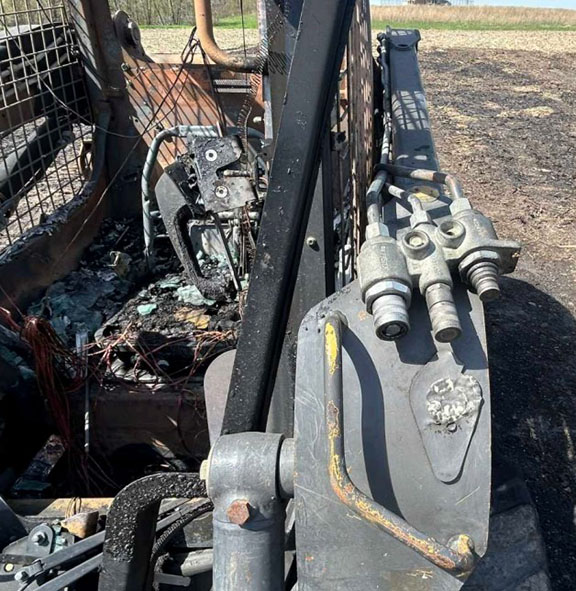 2014 New Holland L220 Skid Steer - Image 8