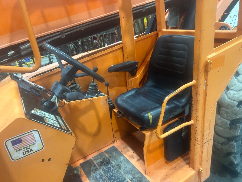 2014 SkyTrak 8042 Telehandler - Image 8