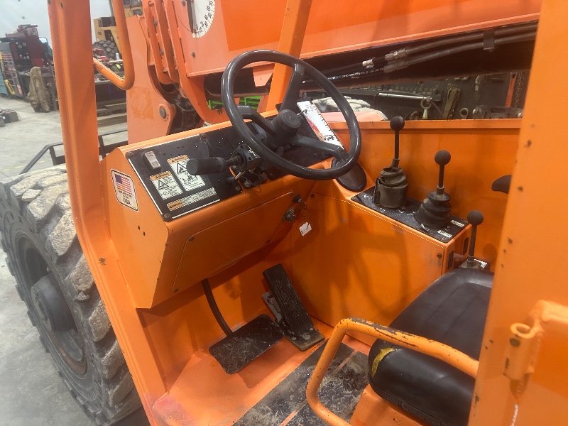 2014 SkyTrak 8042 Telehandler - Image 9