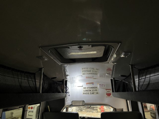 2015 Chevrolet Express 3500 - Image 19