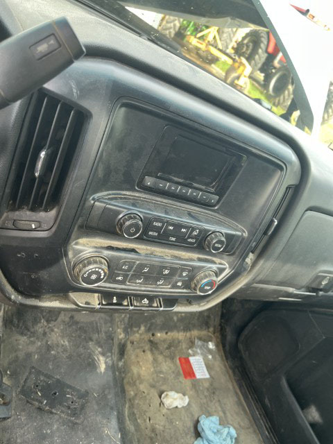 2015 Chevrolet Silverado 2500HD - Image 31