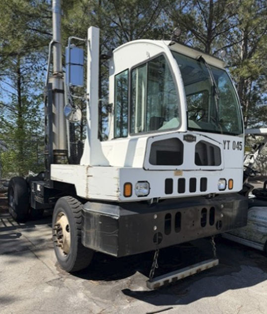 2016 Autocar Industries Terminal Tractor
