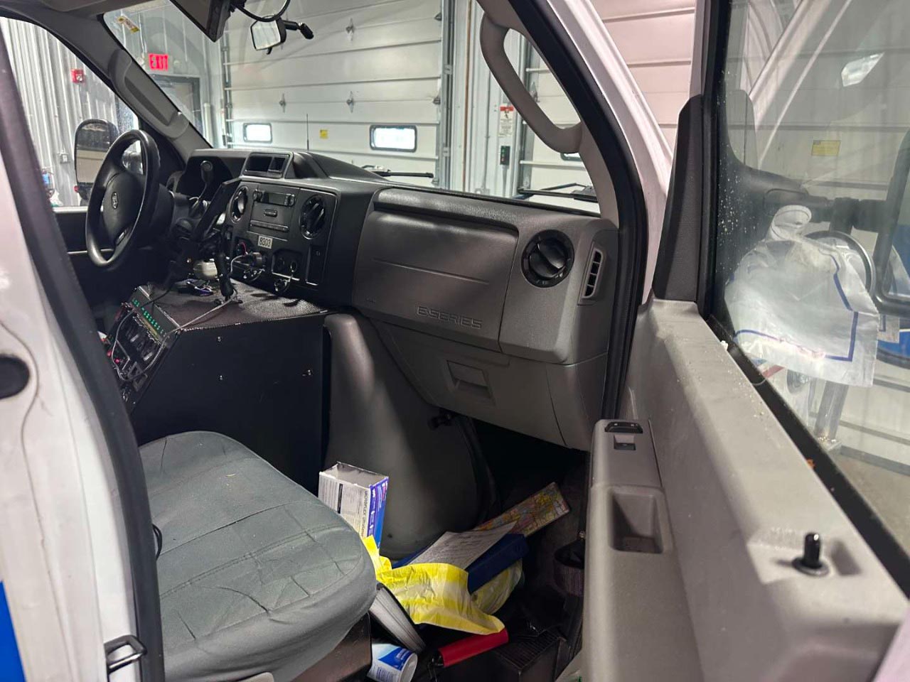 2016 Ford E-350 Ambulance - Image 12