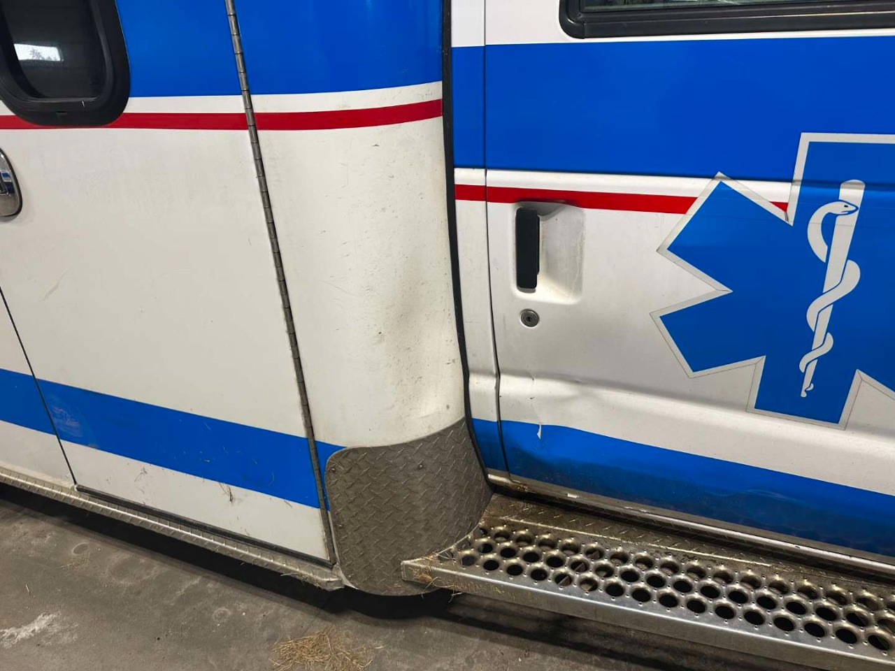 2016 Ford E-350 Ambulance - Image 19