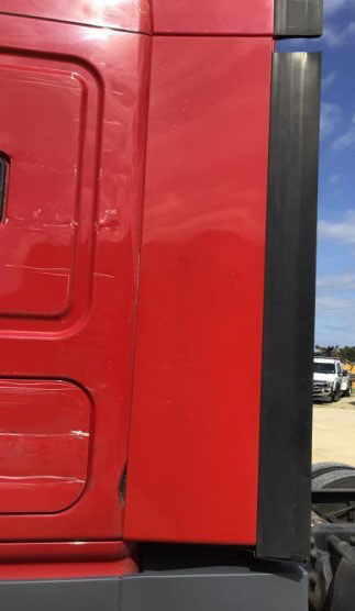 2016 Freightliner Cascadia - Image 12