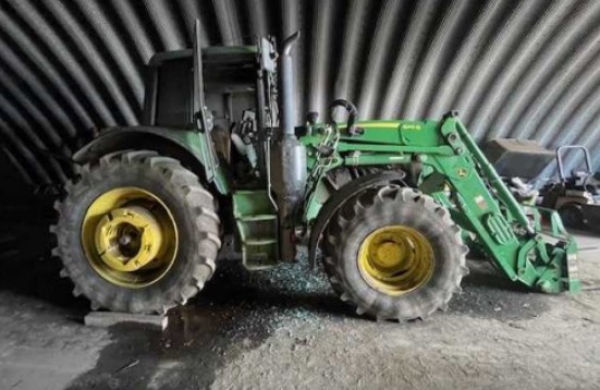 2016 John Deere 6130M Tractor