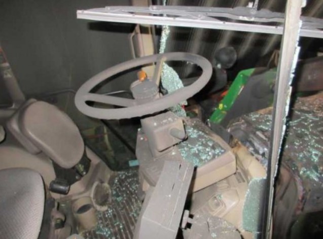 2016 John Deere 6130M Tractor - Image 27