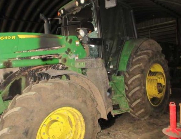 2016 John Deere 6130M Tractor - Image 7