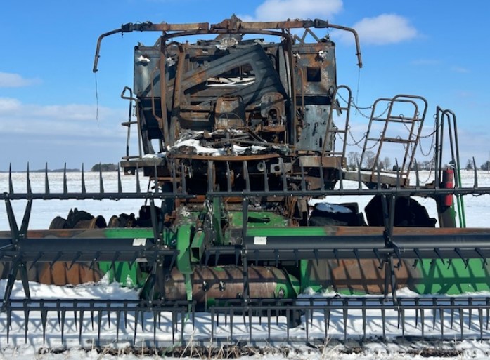 2016 John Deere s680 Combine - Image 3