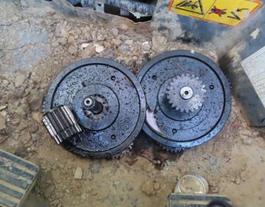 2016 Takeuchi TL12V-2 Skid Steer - Image 5