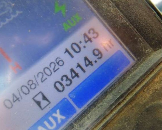 2016 Takeuchi TL12V-2 Skid Steer - Image 6