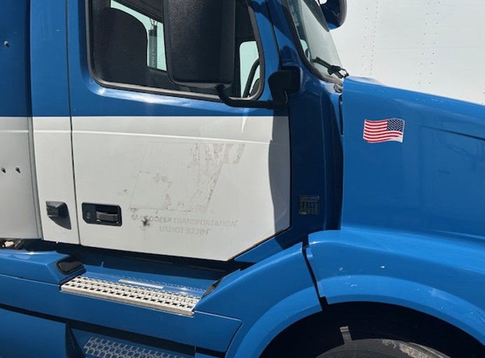 2016 Volvo VNL - Image 3