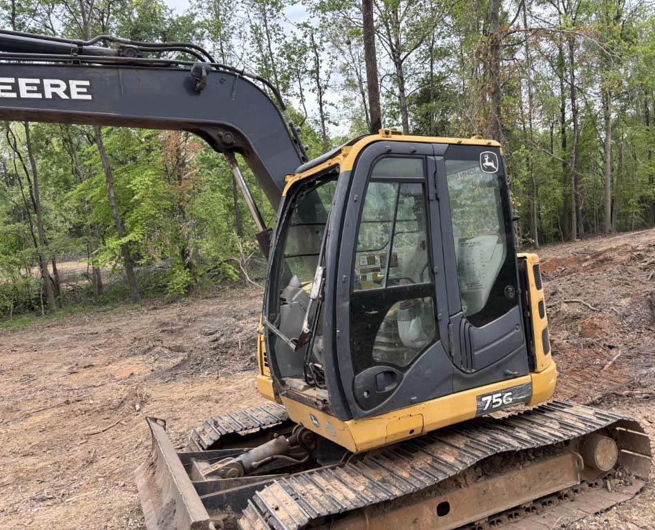 2017 John Deere 75G Excavator - Image 2