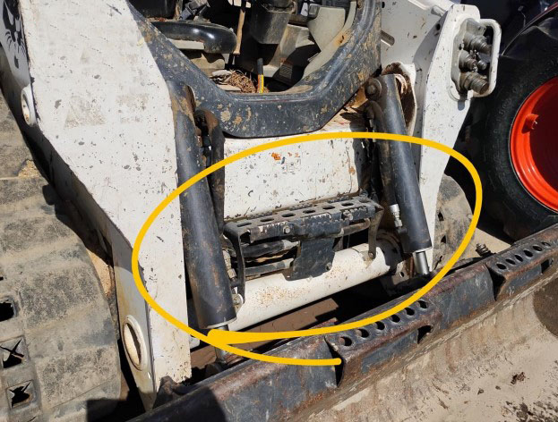 2018 Bobcat T595 Compact Track Loader - Image 15