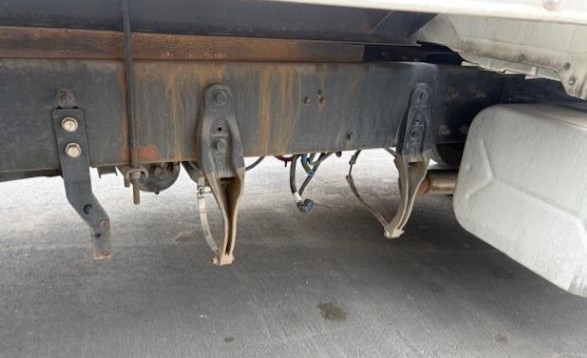 2018 International 4300 Box Truck - Image 5