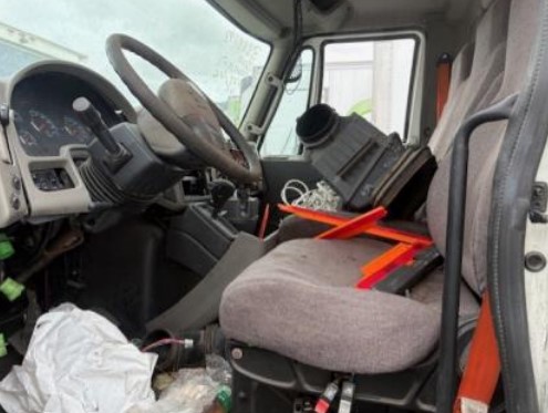 2018 International 4300 Box Truck - Image 8