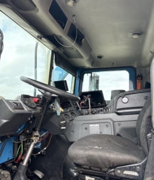 2018 Mack MRU Garbage Truck - Image 10