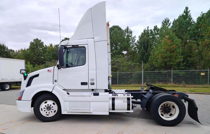 2018 Volvo VNL - Image 2