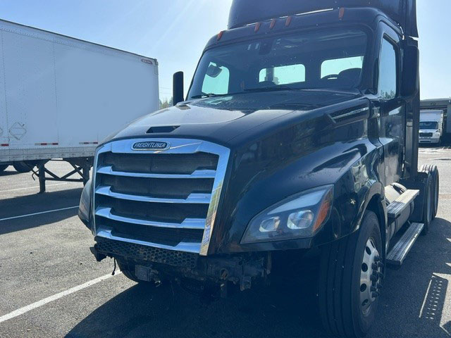 2019 Freightliner Cascadia - Image 4