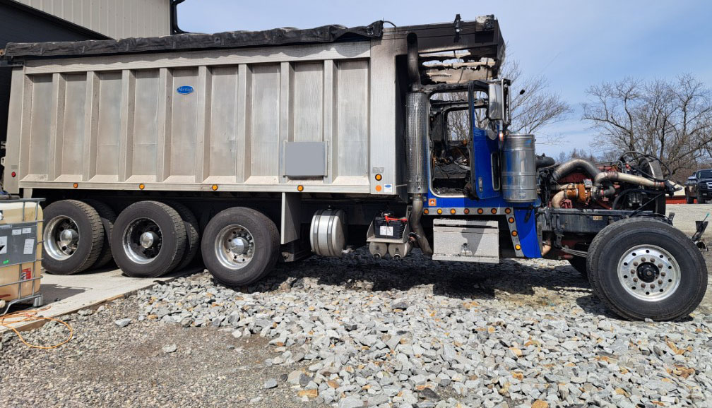 2019 Peterbilt 389 Tri Axle - Image 4