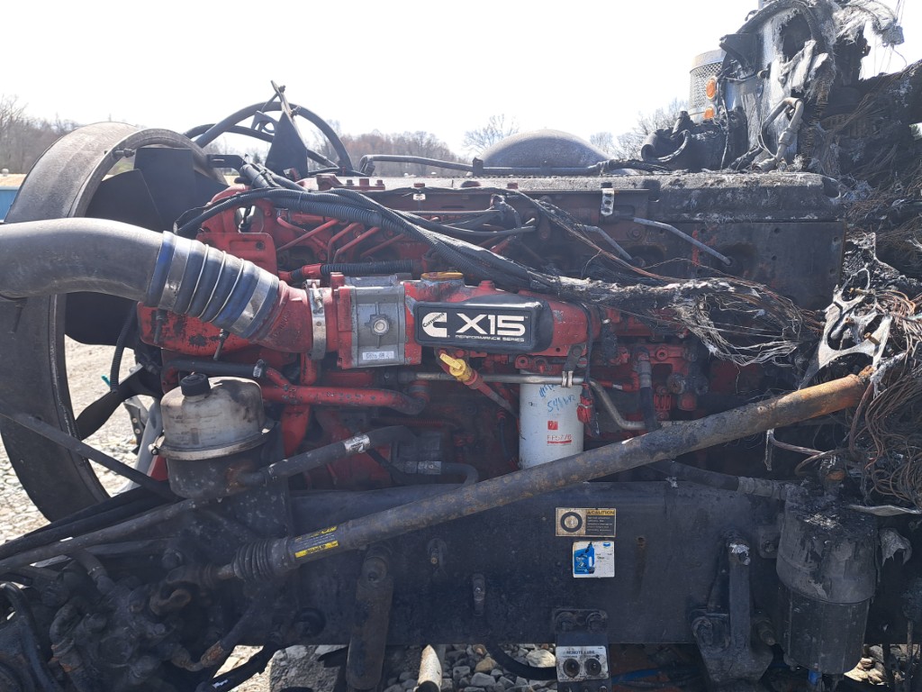 2019 Peterbilt 389 Tri Axle - Image 9