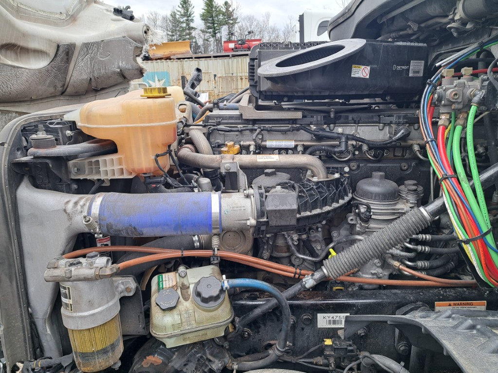 2020 Freightliner Cascadia - Image 10