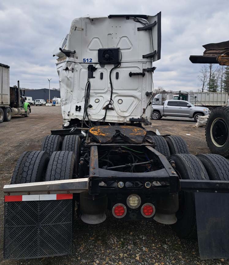 2020 Freightliner Cascadia - Image 3
