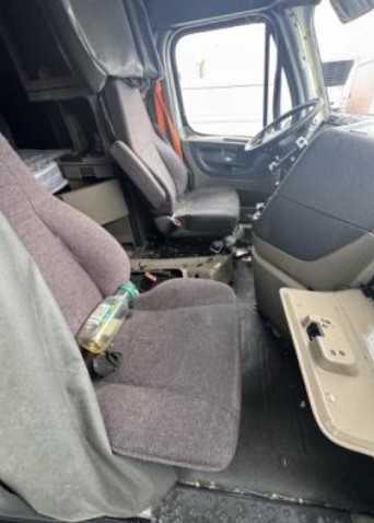 2020 Freightliner Cascadia 125 - Image 6