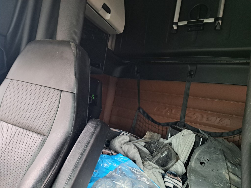 2020 Freightliner Cascadia - Image 7