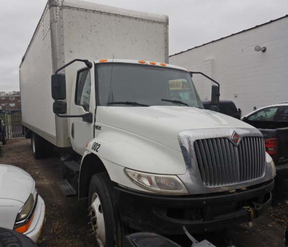 2020 International MV607 Box Truck - Image 2