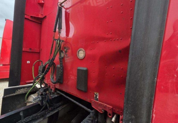 2020 Kenworth T680 - Image 16