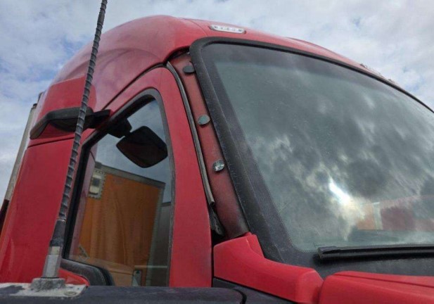 2020 Kenworth T680 - Image 4